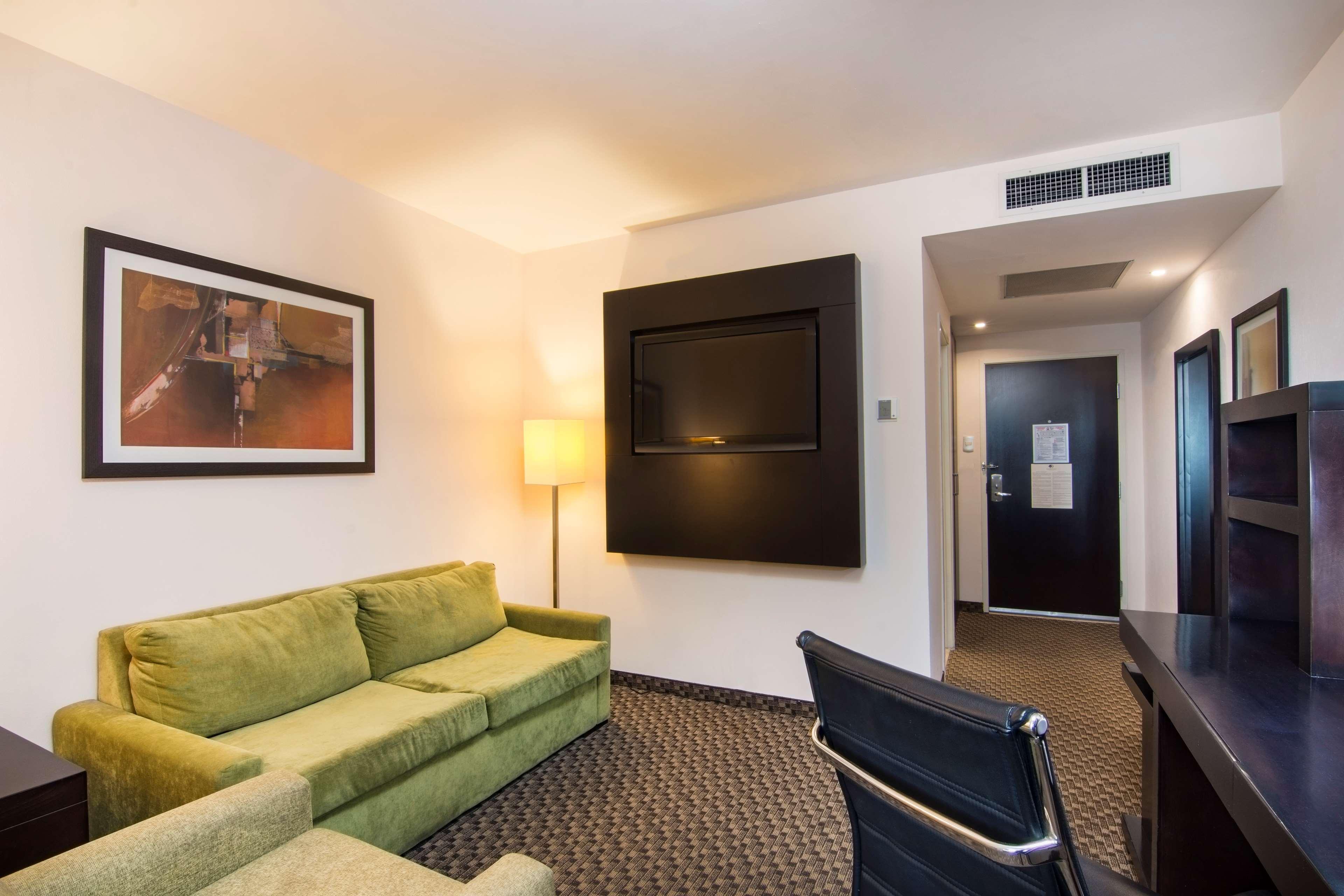 Doubletree By Hilton Queretaro Hotell Eksteriør bilde
