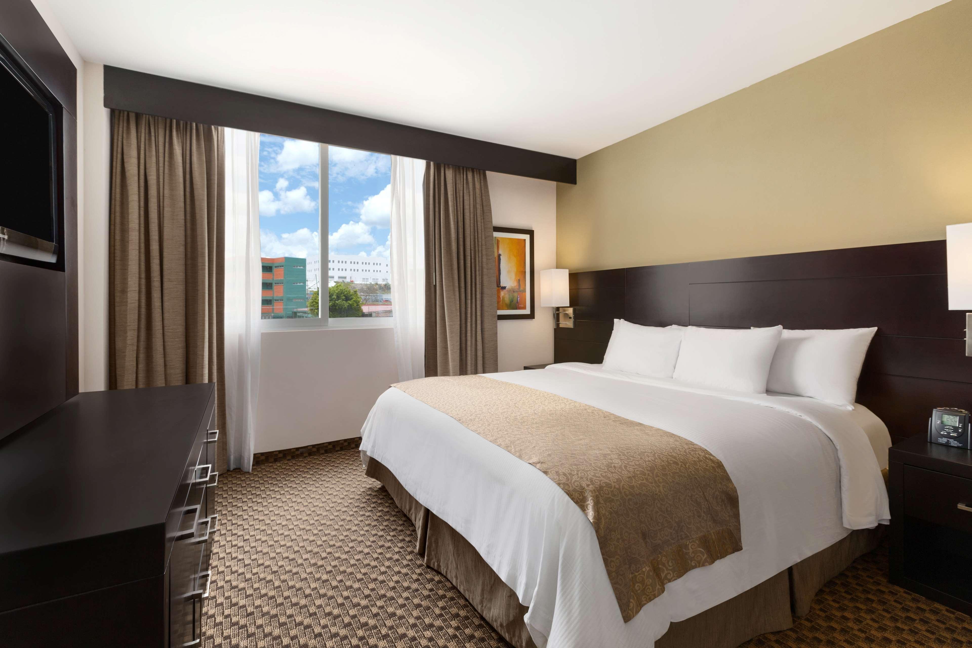 Doubletree By Hilton Queretaro Hotell Eksteriør bilde