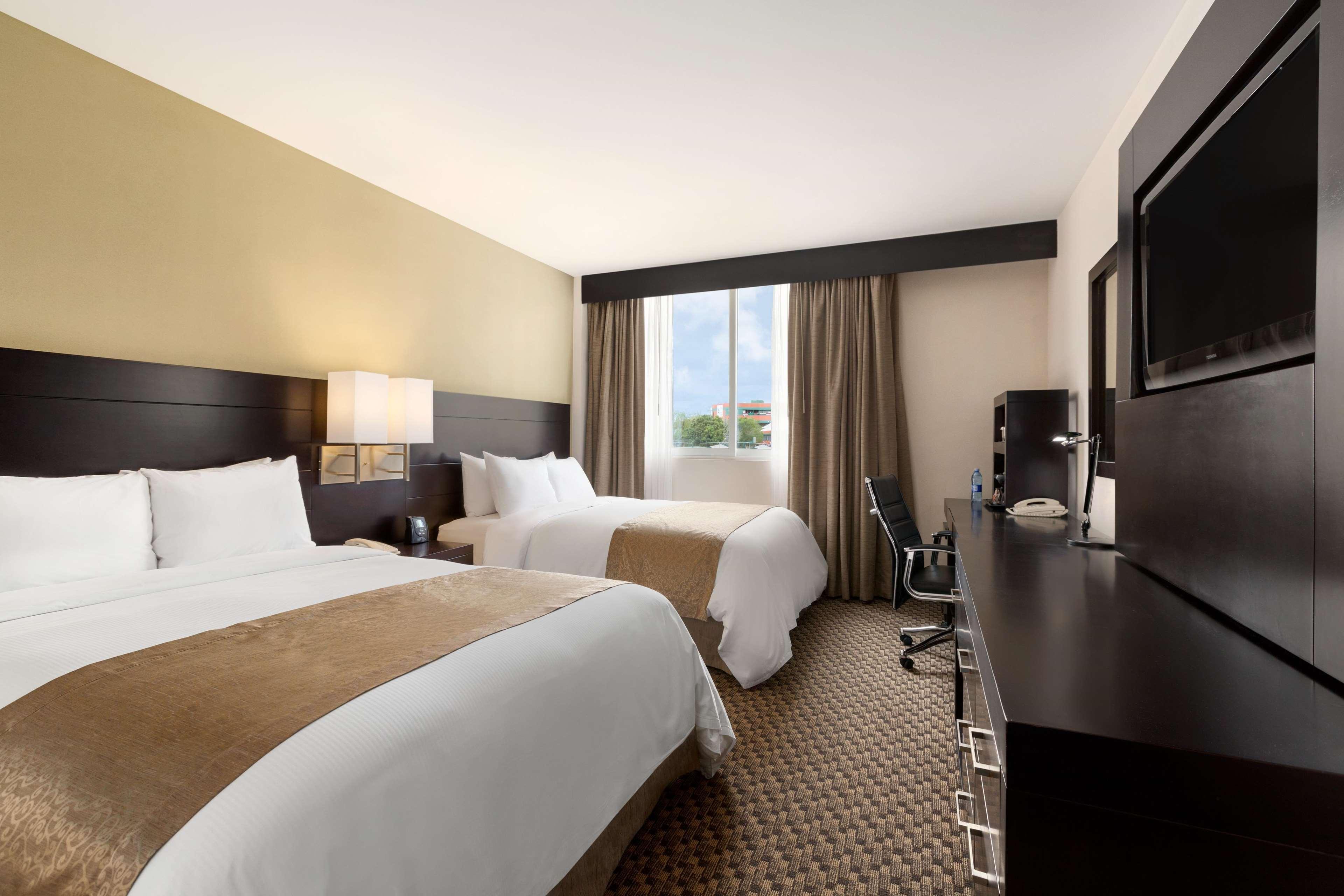 Doubletree By Hilton Queretaro Hotell Eksteriør bilde