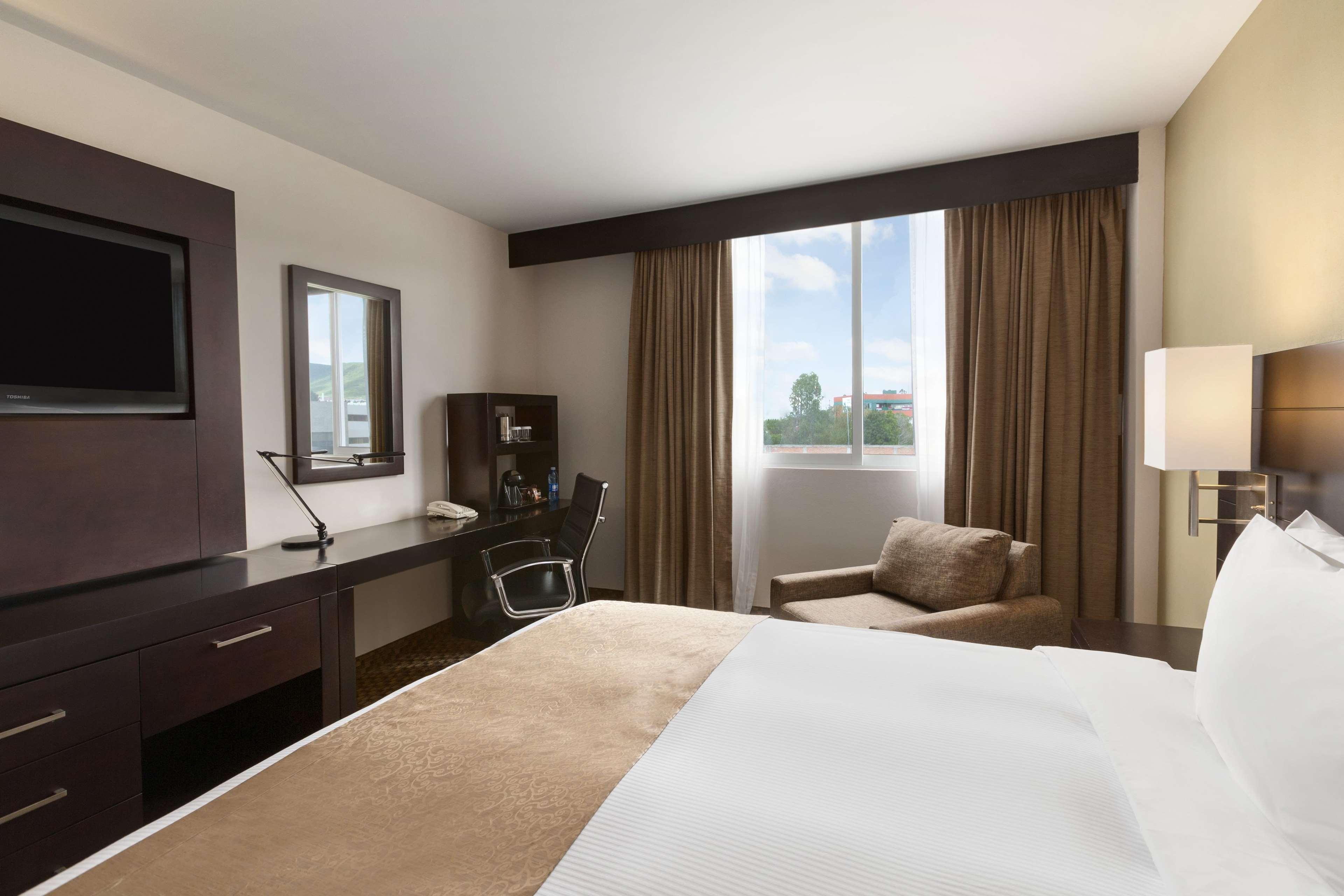 Doubletree By Hilton Queretaro Hotell Eksteriør bilde