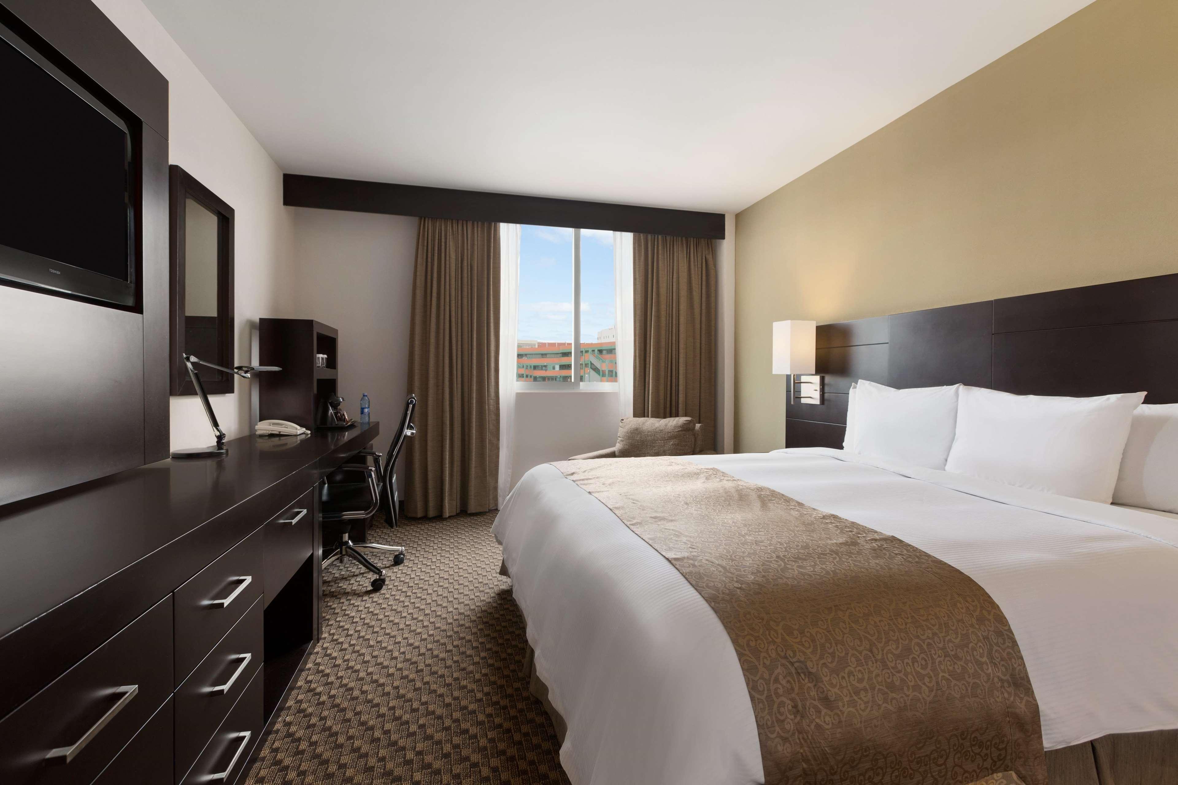 Doubletree By Hilton Queretaro Hotell Eksteriør bilde