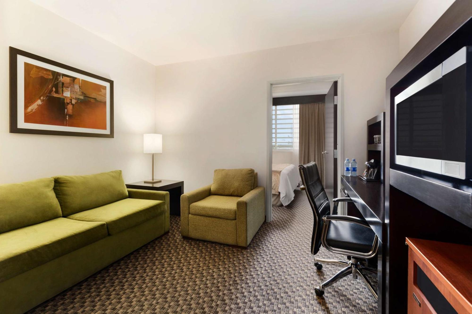 Doubletree By Hilton Queretaro Hotell Eksteriør bilde