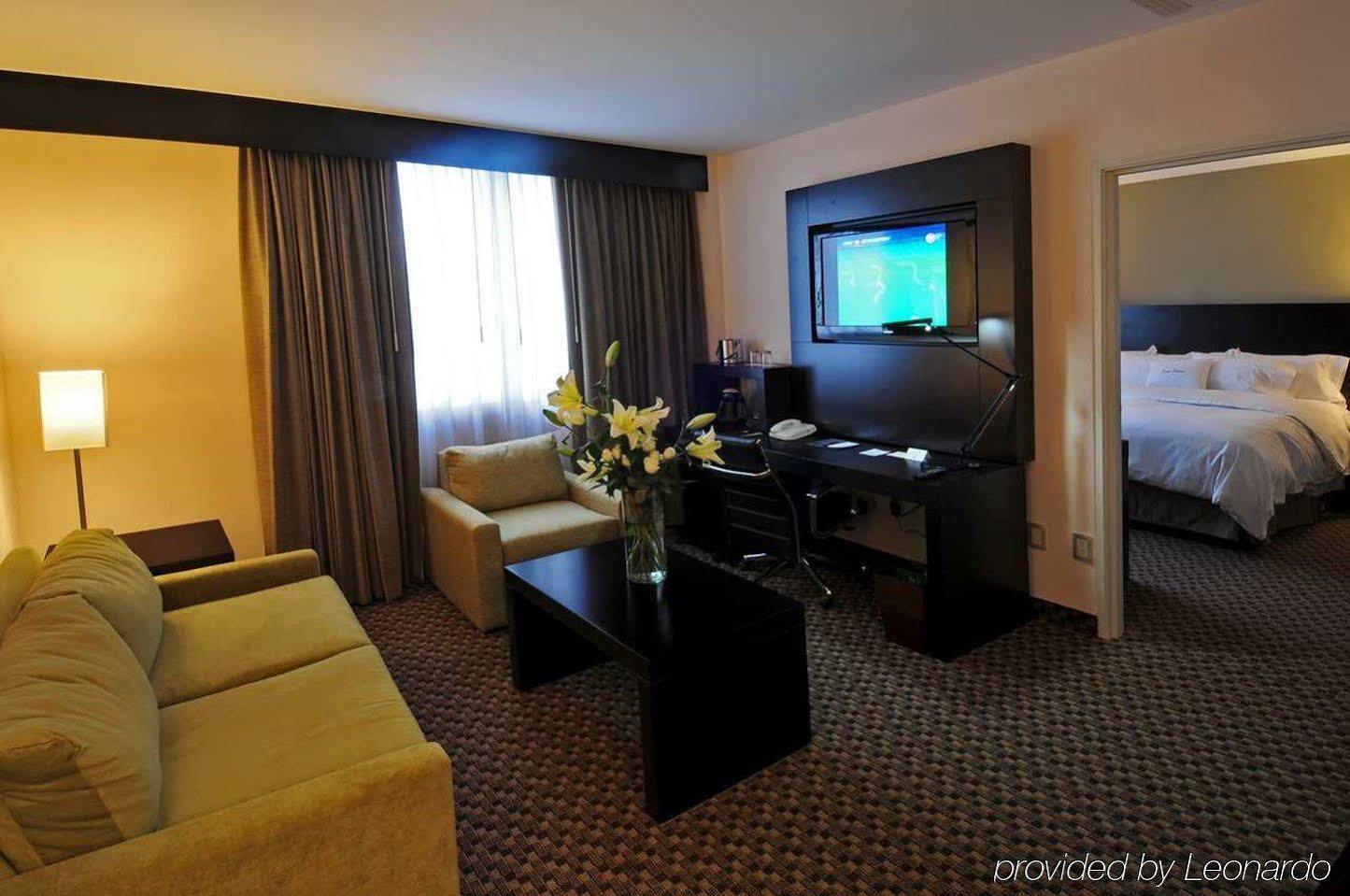 Doubletree By Hilton Queretaro Hotell Rom bilde
